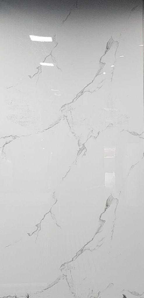 Diseño de PVC simil mármol lausen white